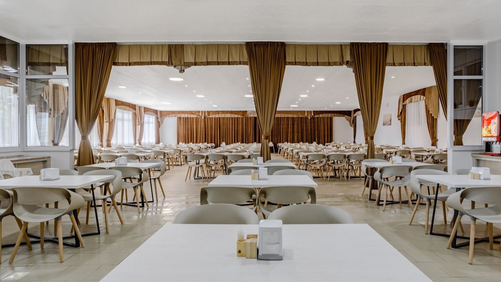 restaurants-osnovnoii-restoran