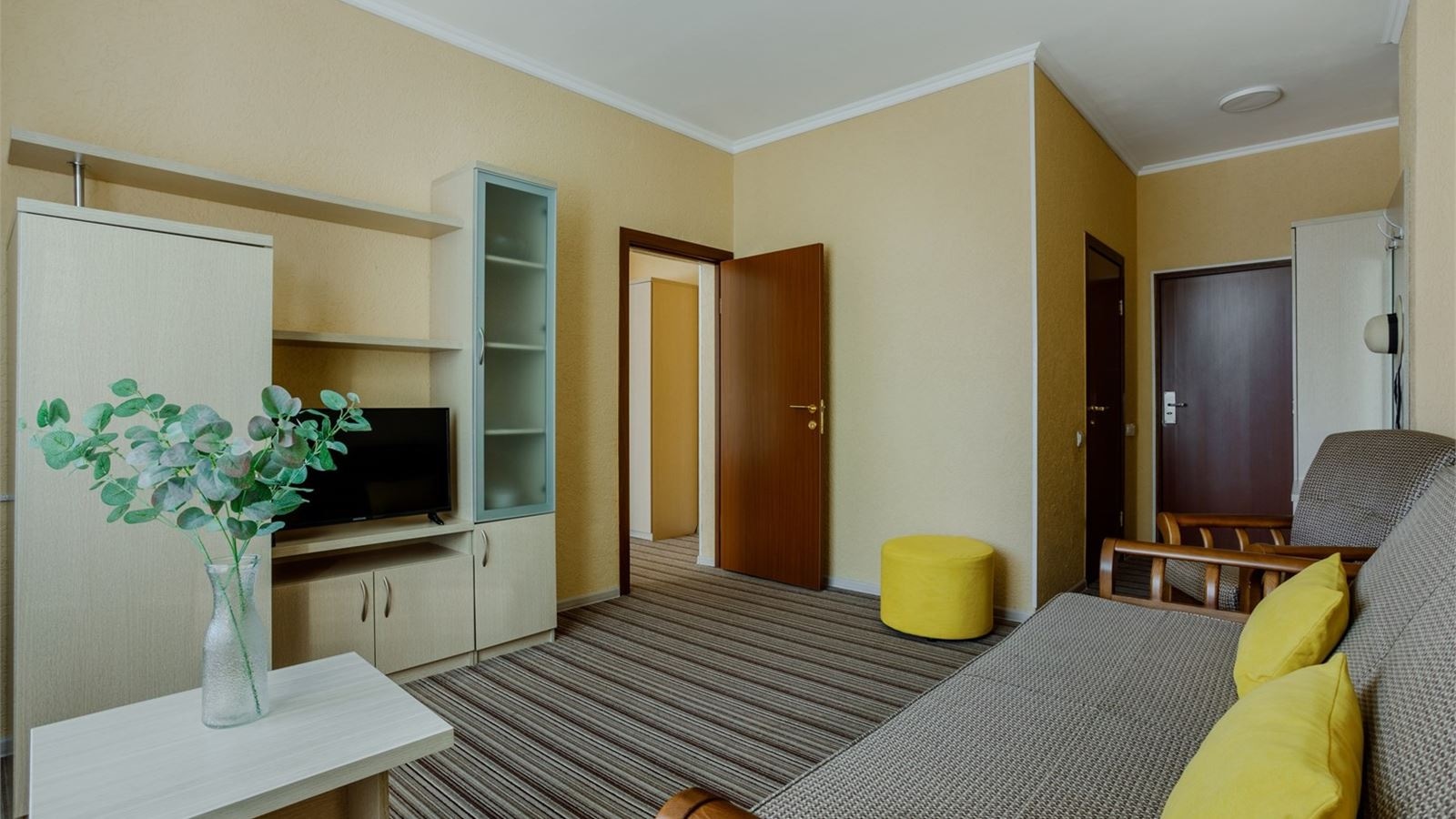 rooms-2-mestniy-2-komnat-luxe