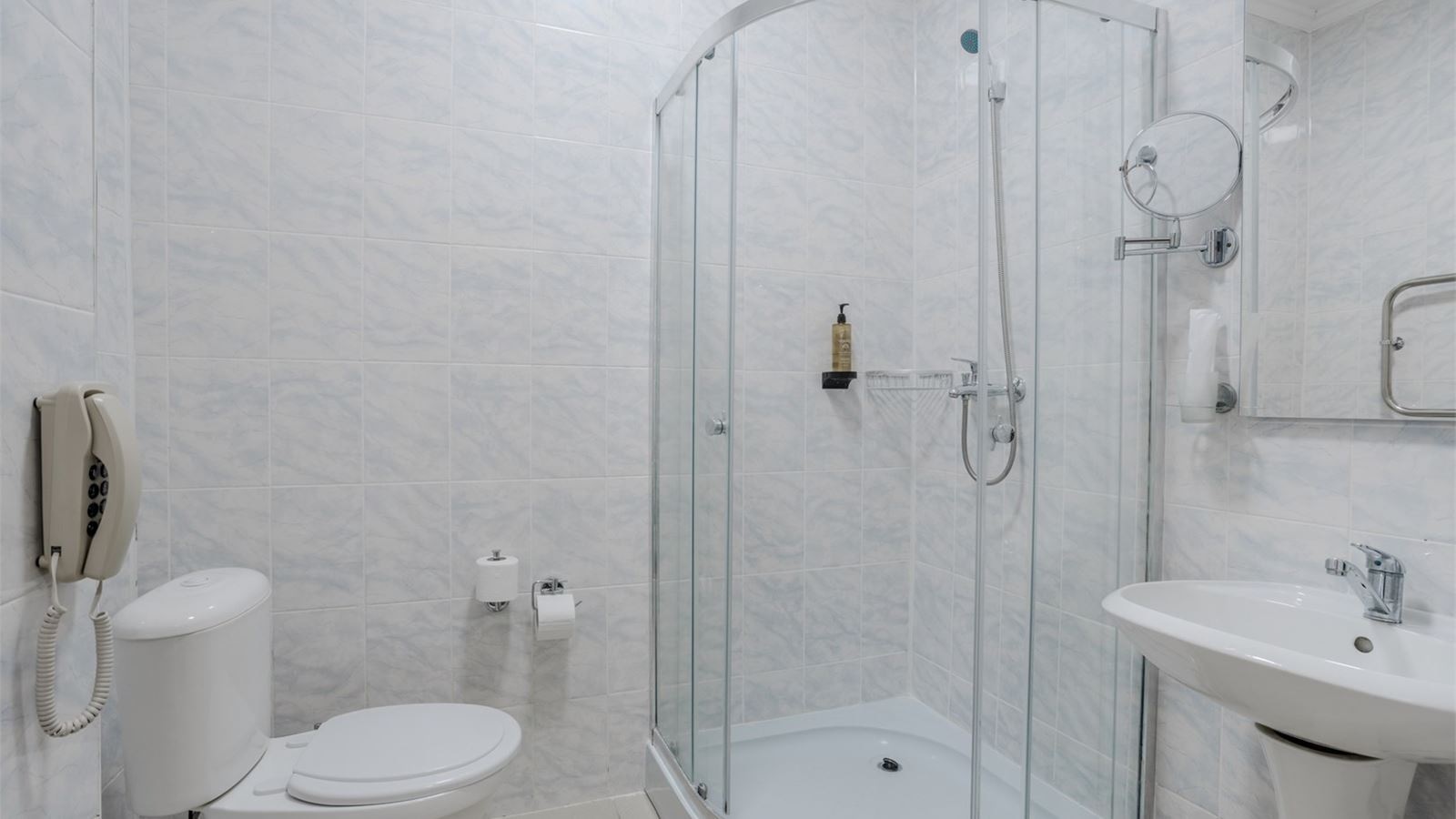 rooms-2-mestniy-2-komnat-luxe