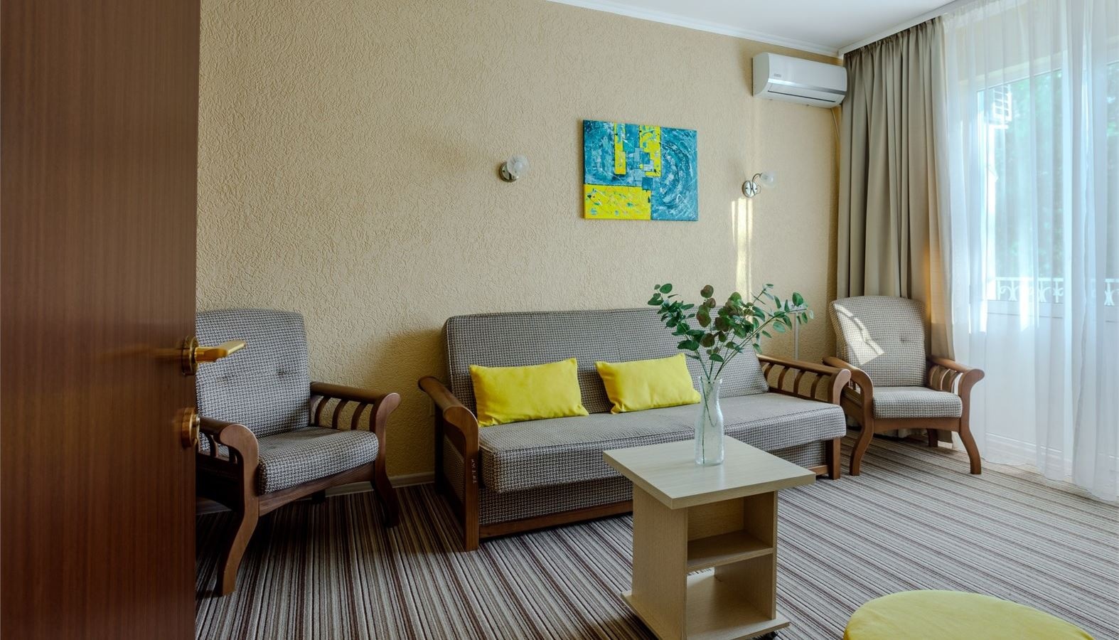 rooms-2-mestniy-2-komnat-luxe