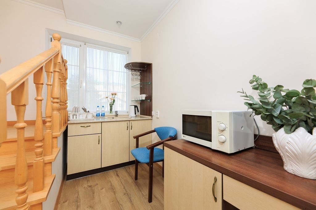 rooms-apartment-balcony