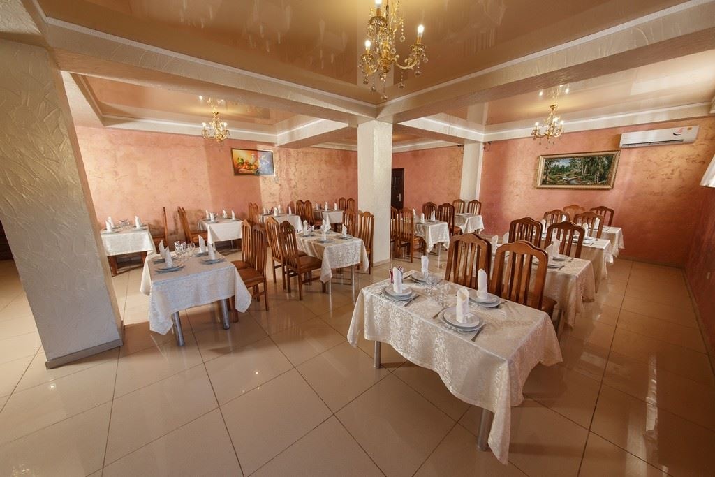 restaurants-obedenniy-zal