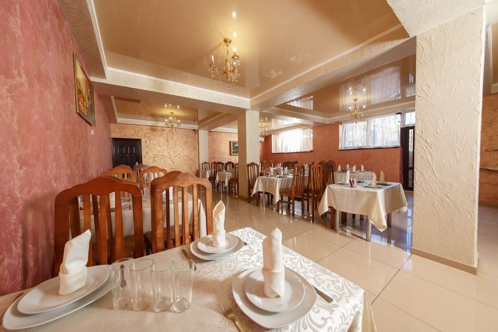 restaurants-obedenniy-zal