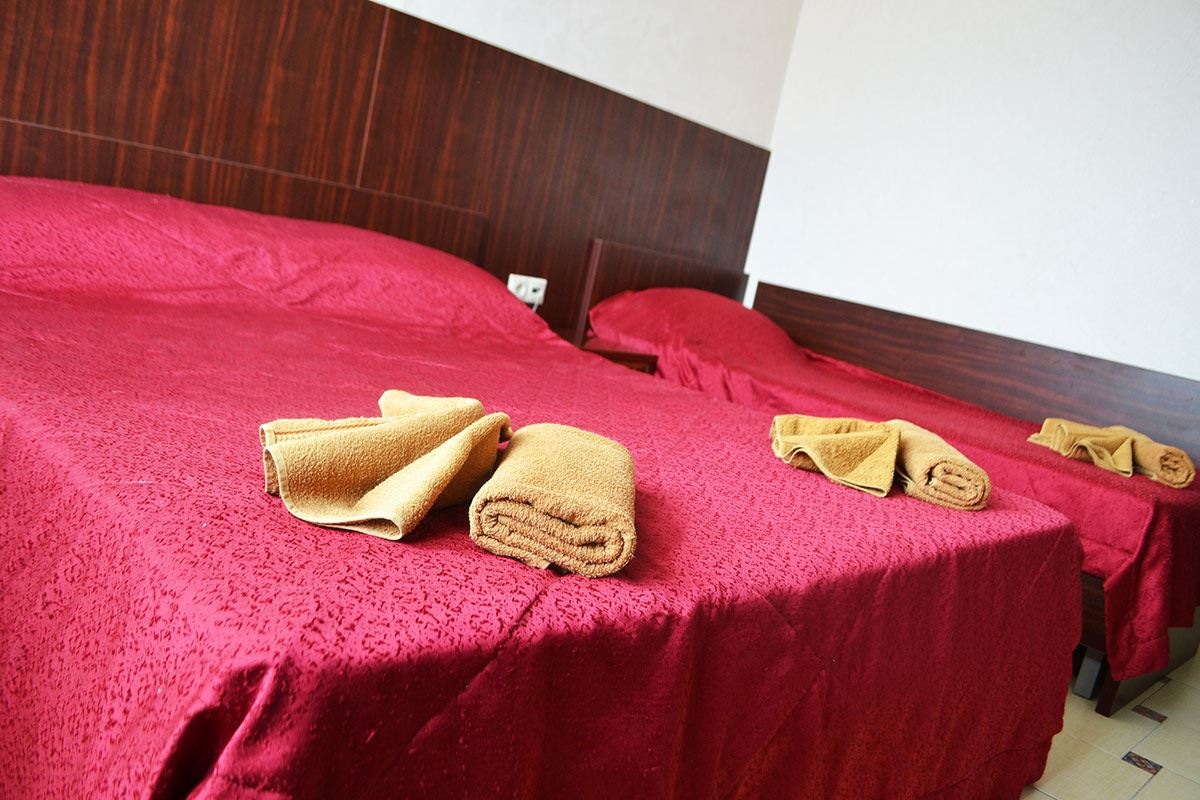 rooms-standard-triple-room-with-balcony