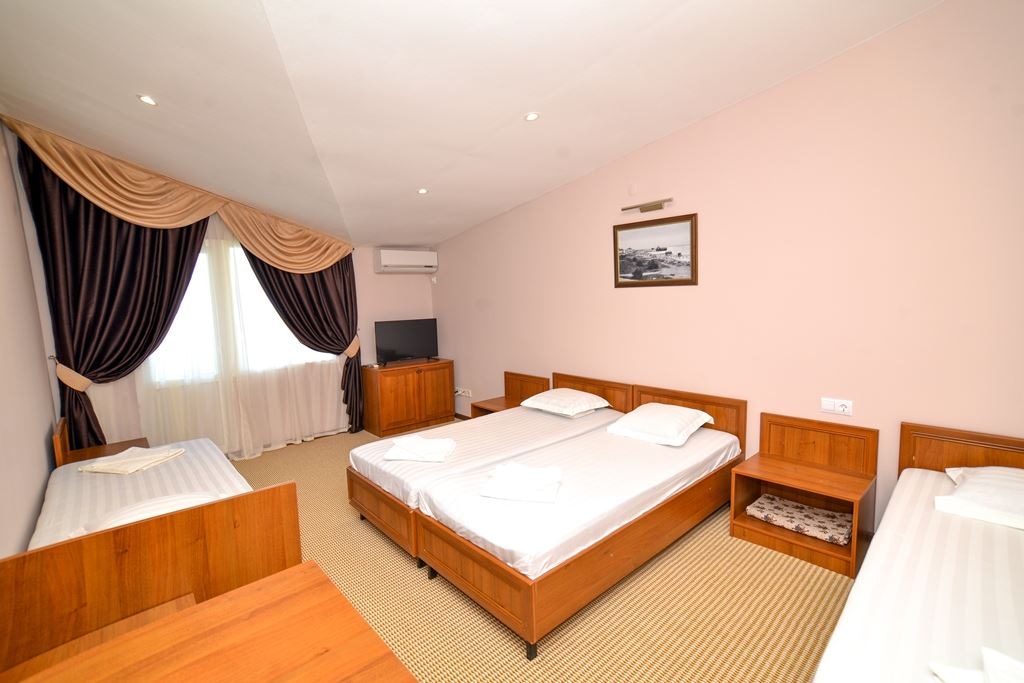 rooms-room-classic-quad