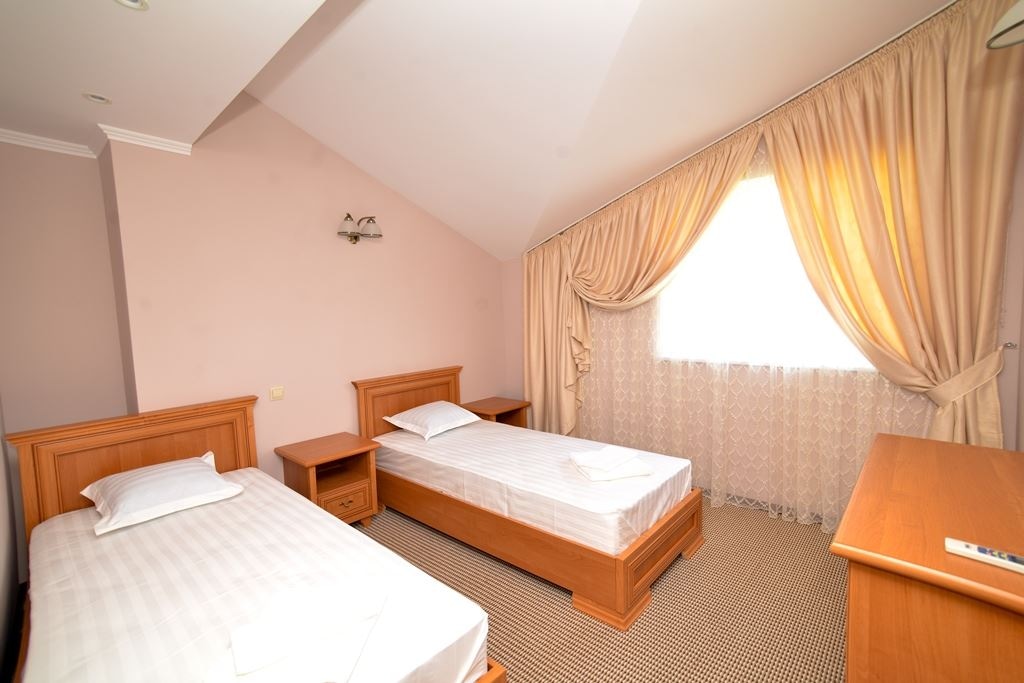 rooms-room-family-3-bedrooms