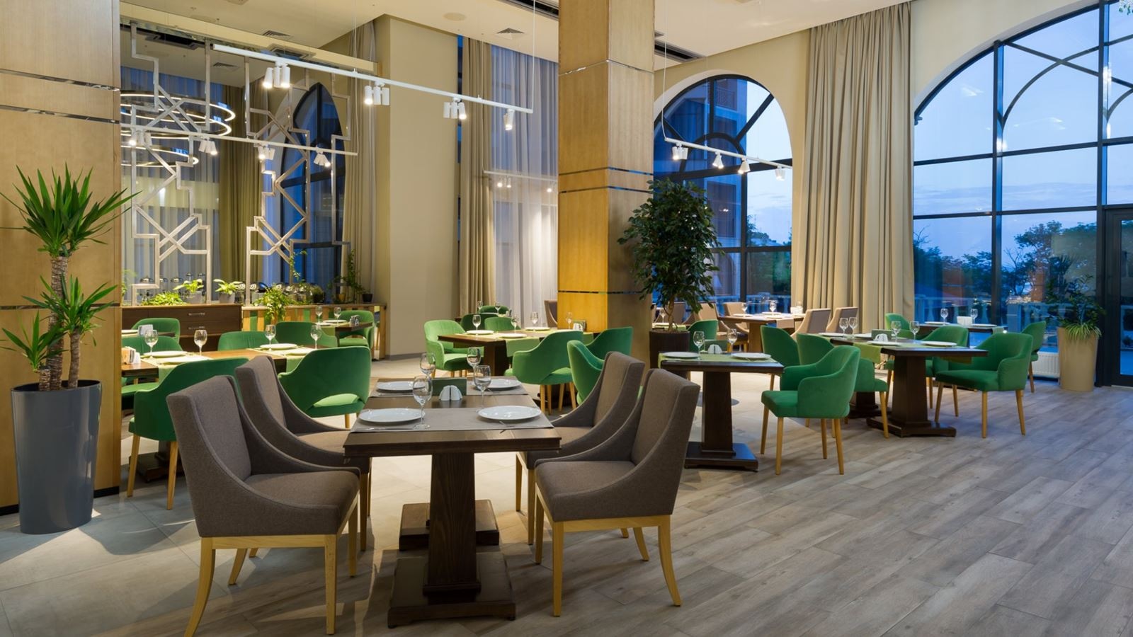 restaurants-meals-hills