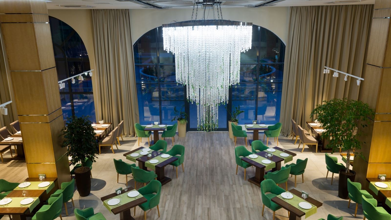 restaurants-meals-hills