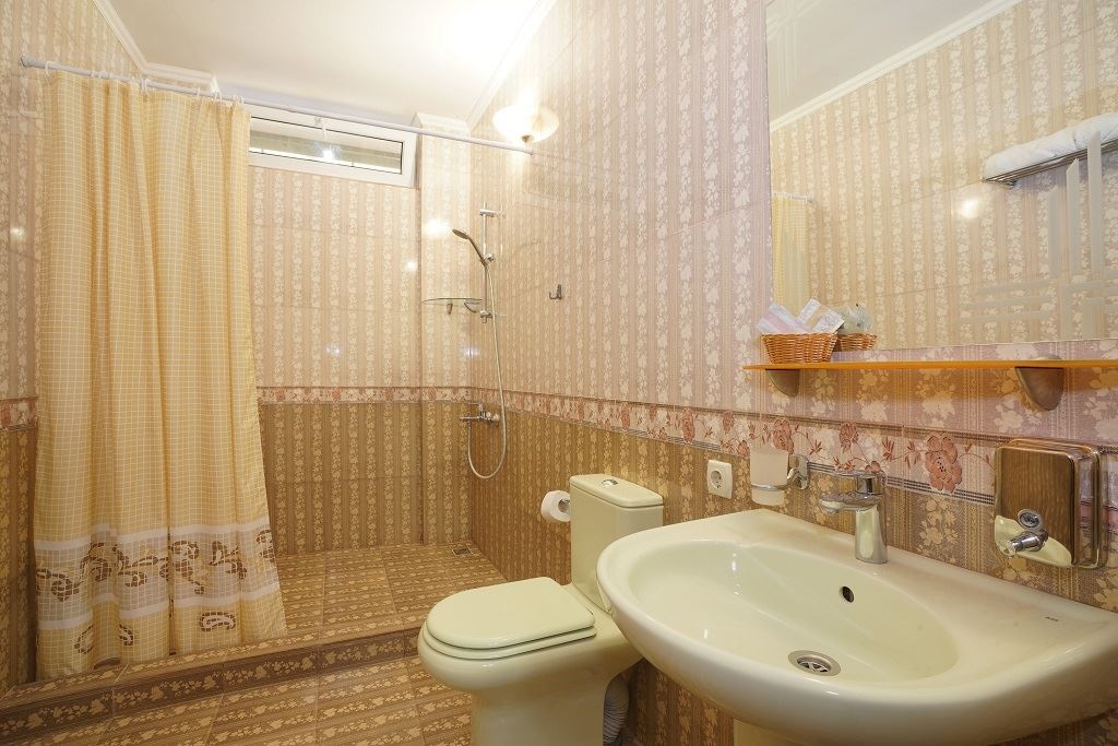 rooms-2-bedroom-standard-chalet