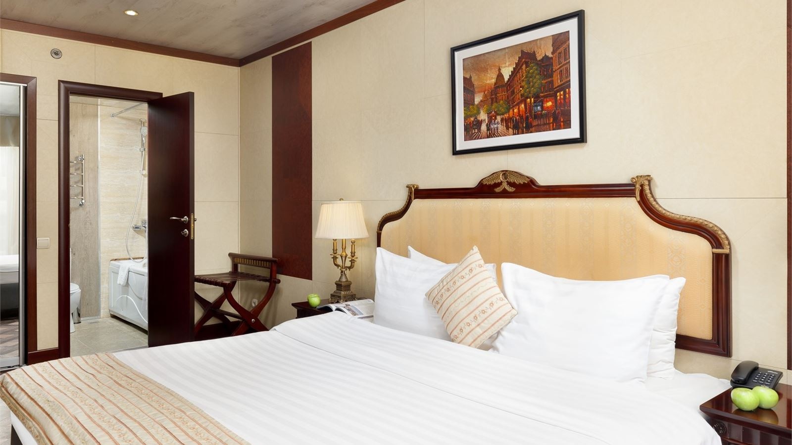 rooms-супериор-с-одной-двуспальной-кроватью