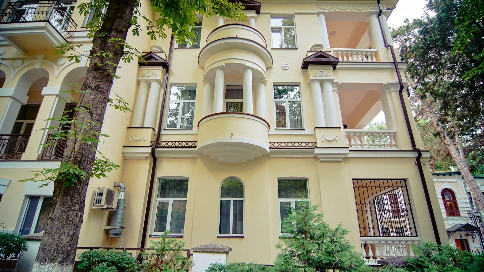 general-main-building