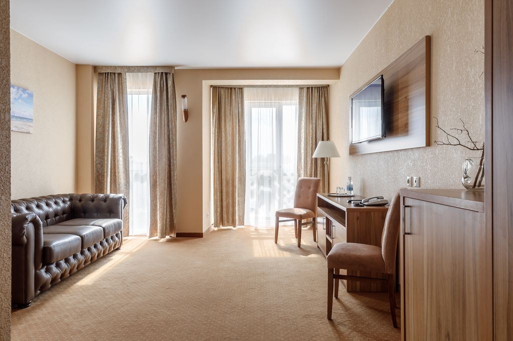 rooms-люкс-2х-ком-3х-мест-1-корпус