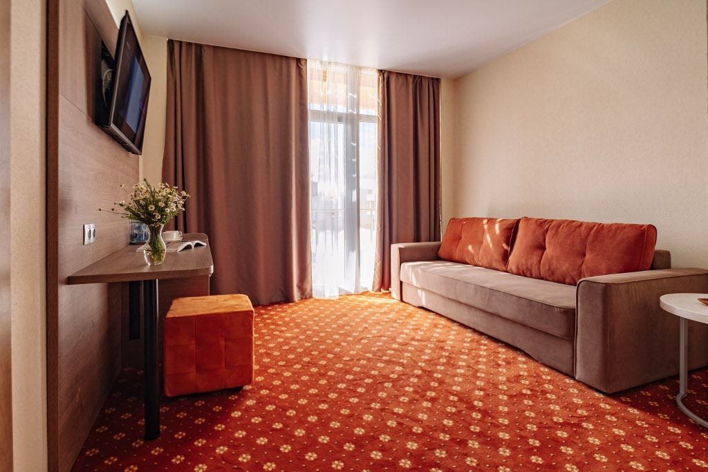 rooms-люкс-3х-ком-4х-мест-2-корпус