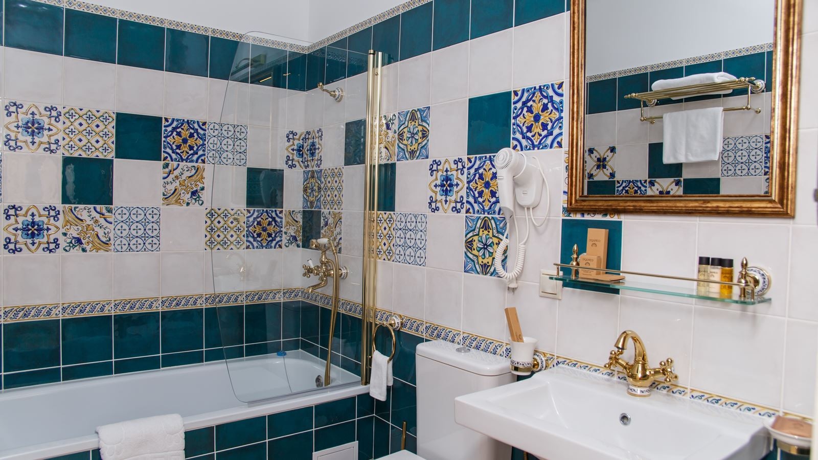 rooms-apartment-deluxe