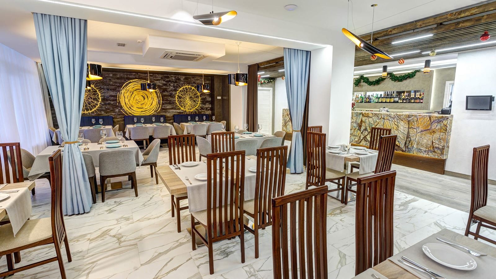 restaurants-restaurant