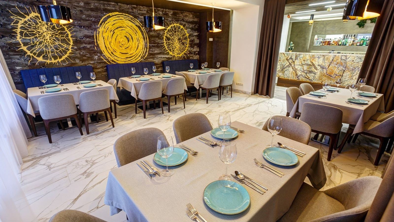 restaurants-restaurant