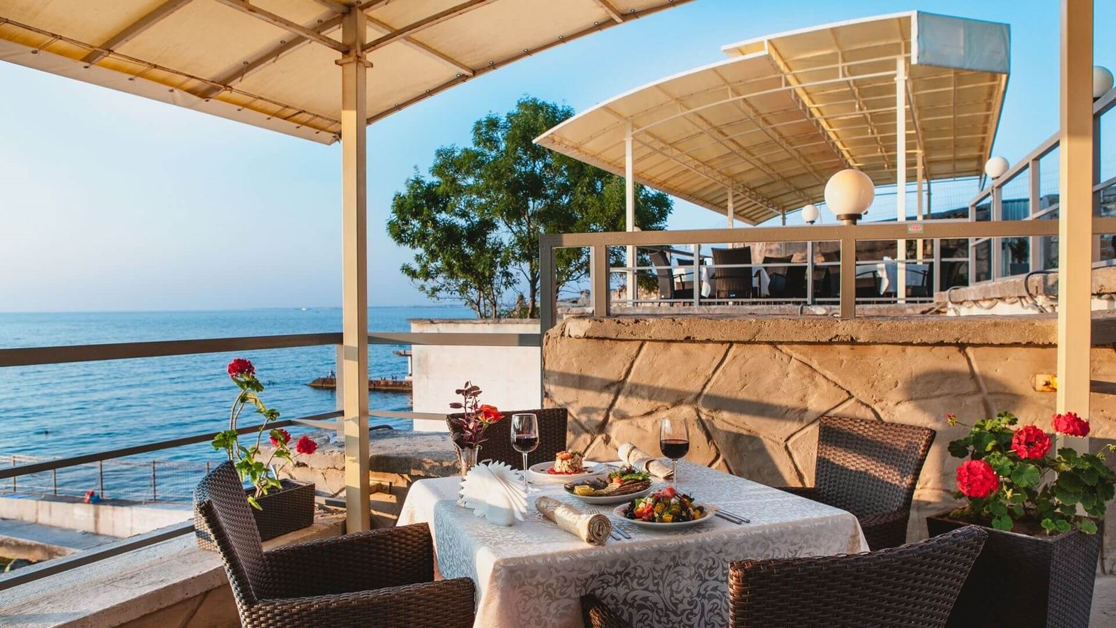 restaurants-restaurant