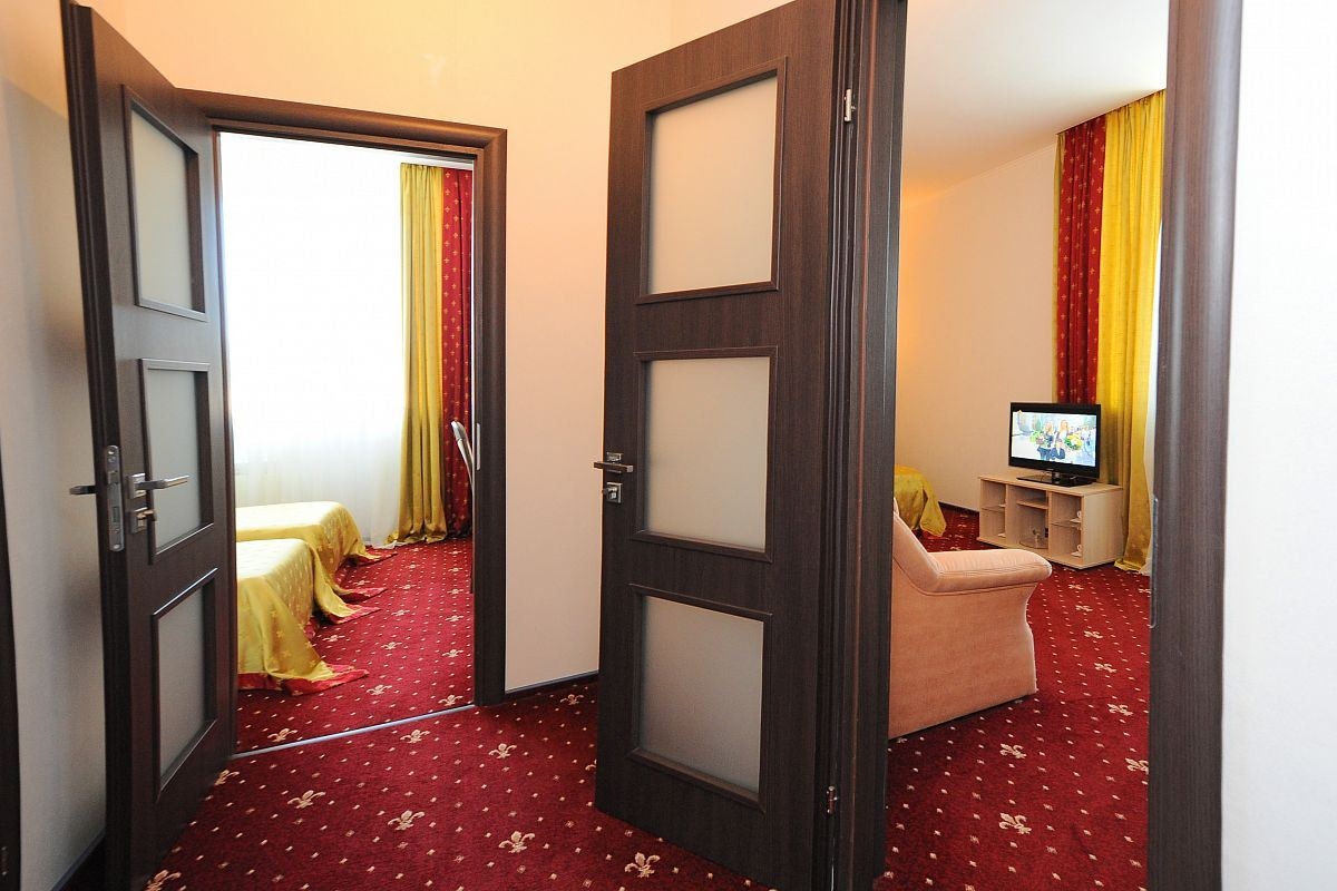 rooms-room-deluxe-2-bedrooms