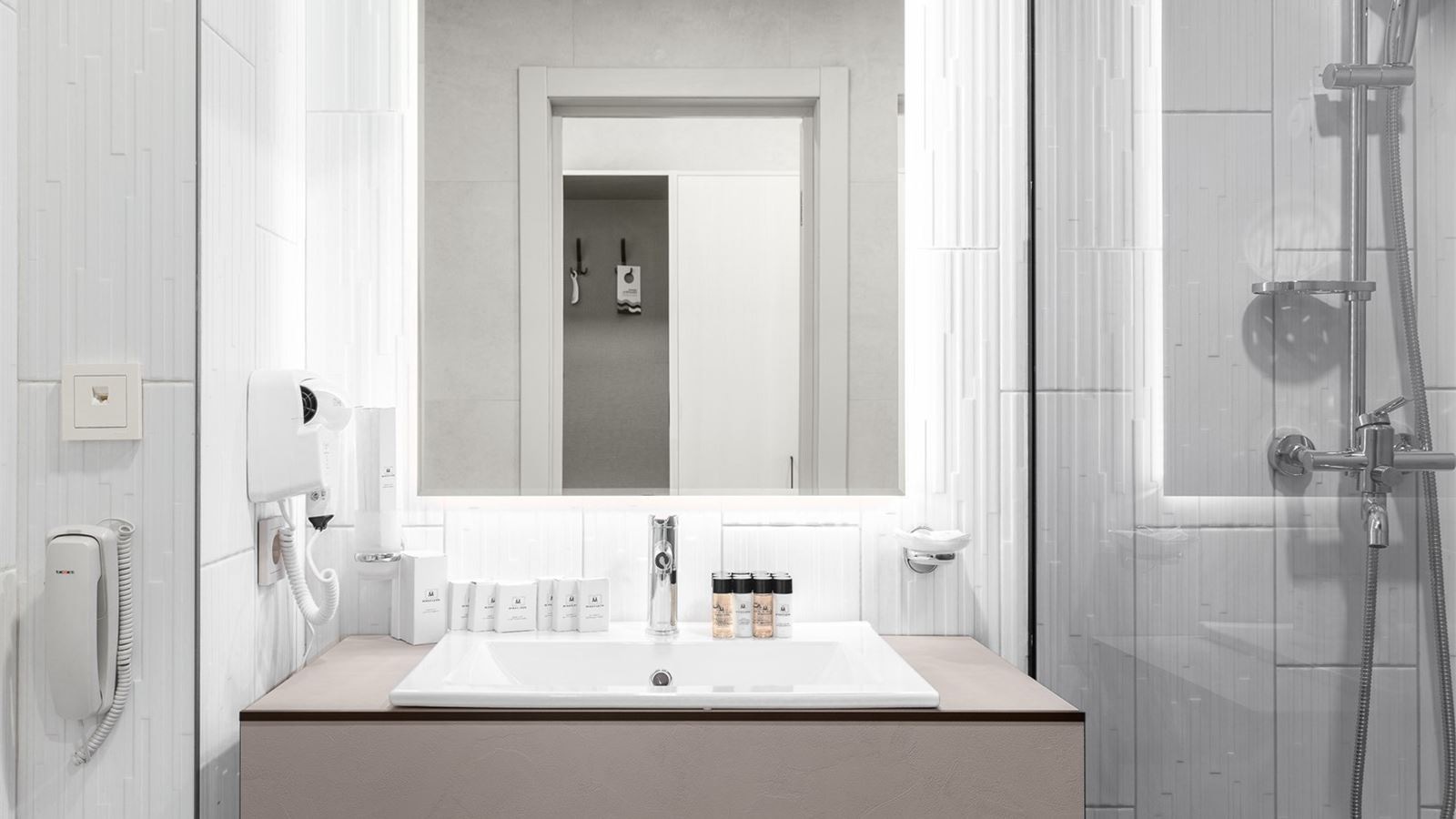 rooms-standard-triple-+