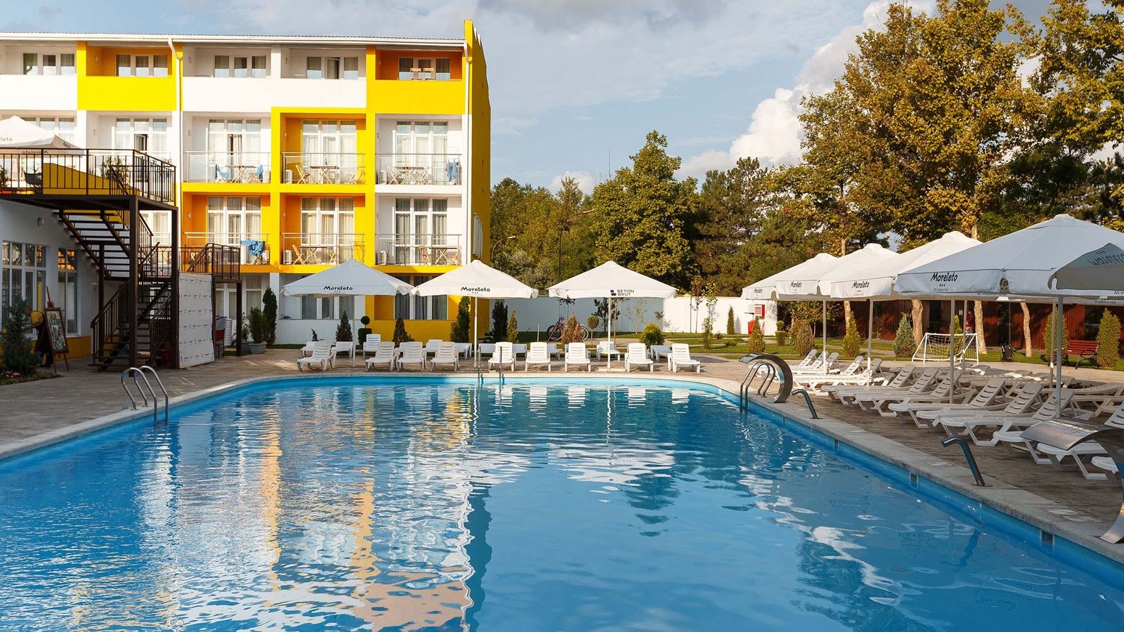 pools-outdoor-pool