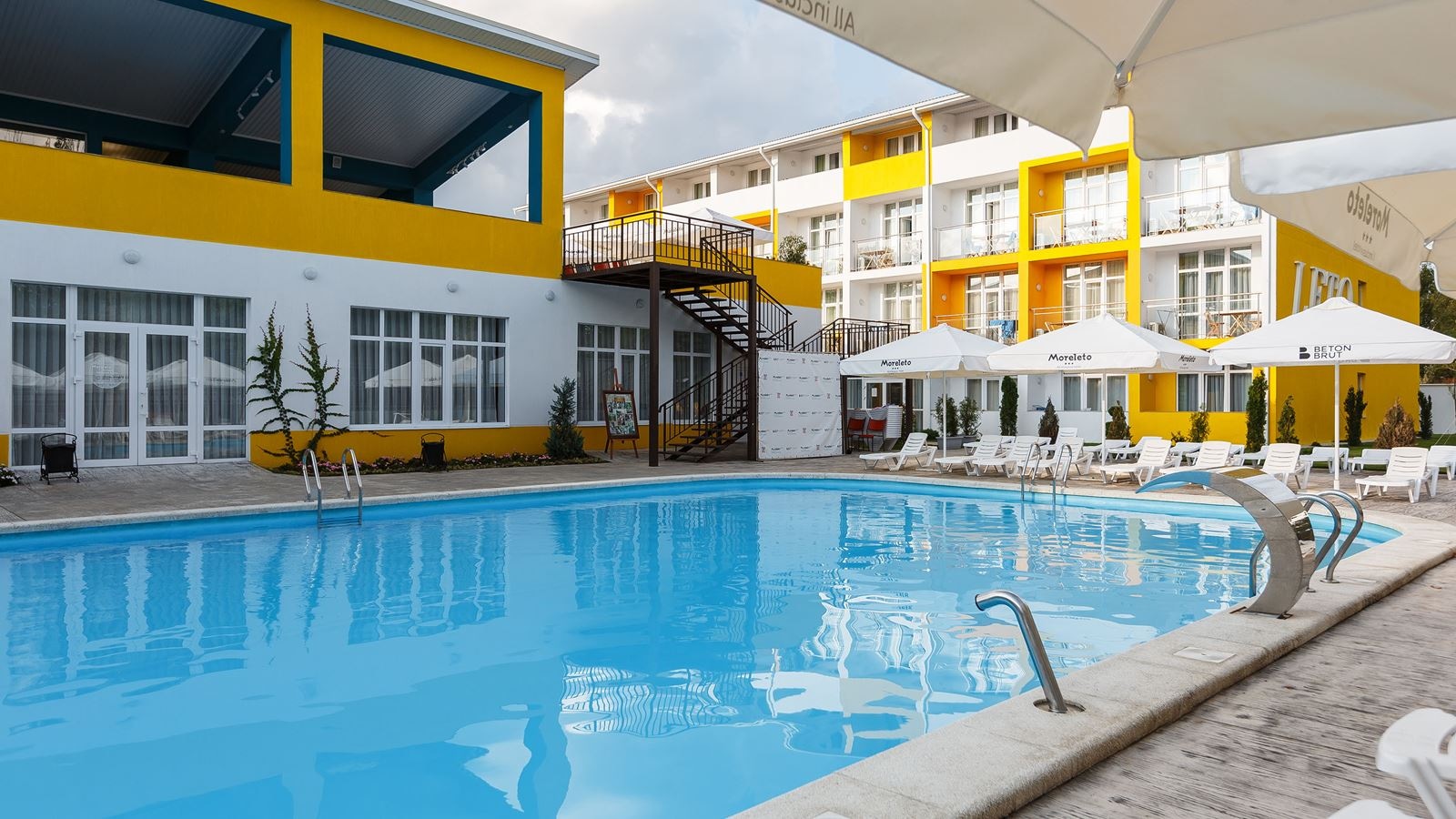 pools-outdoor-pool