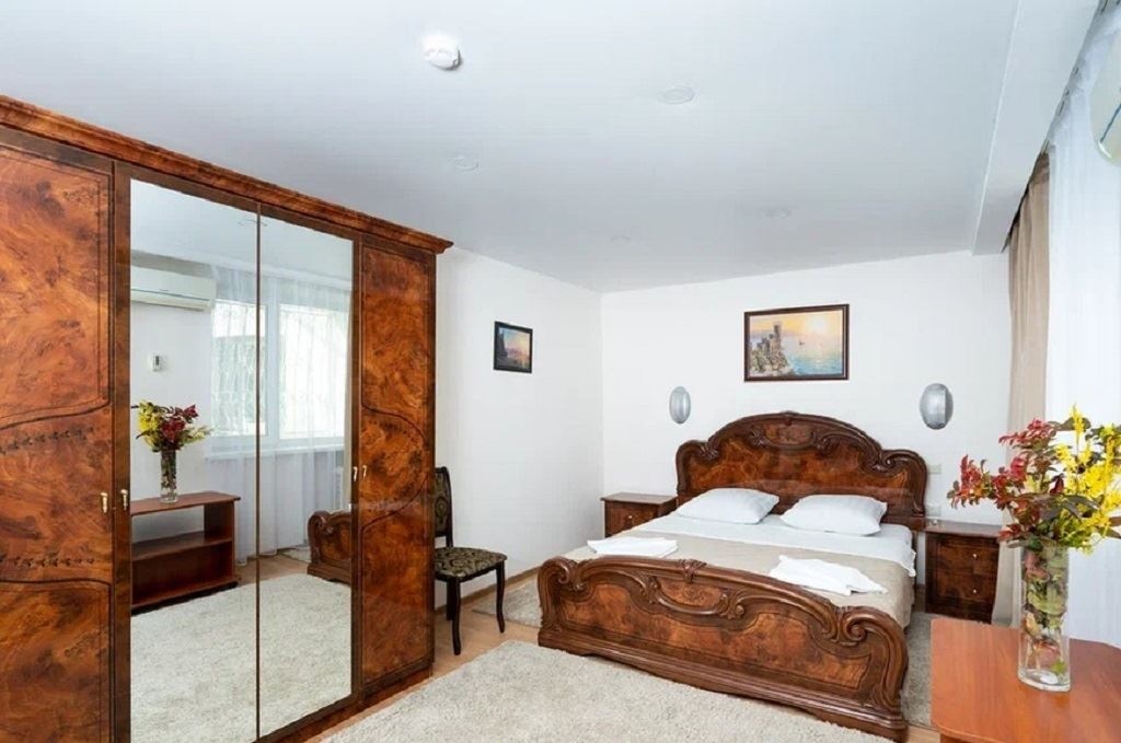 rooms-polyluxe-with-balkon