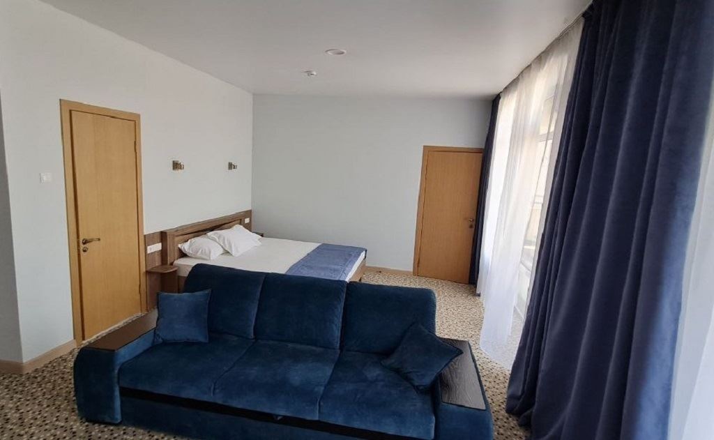 rooms-4-местный-апартамент-с-террасой