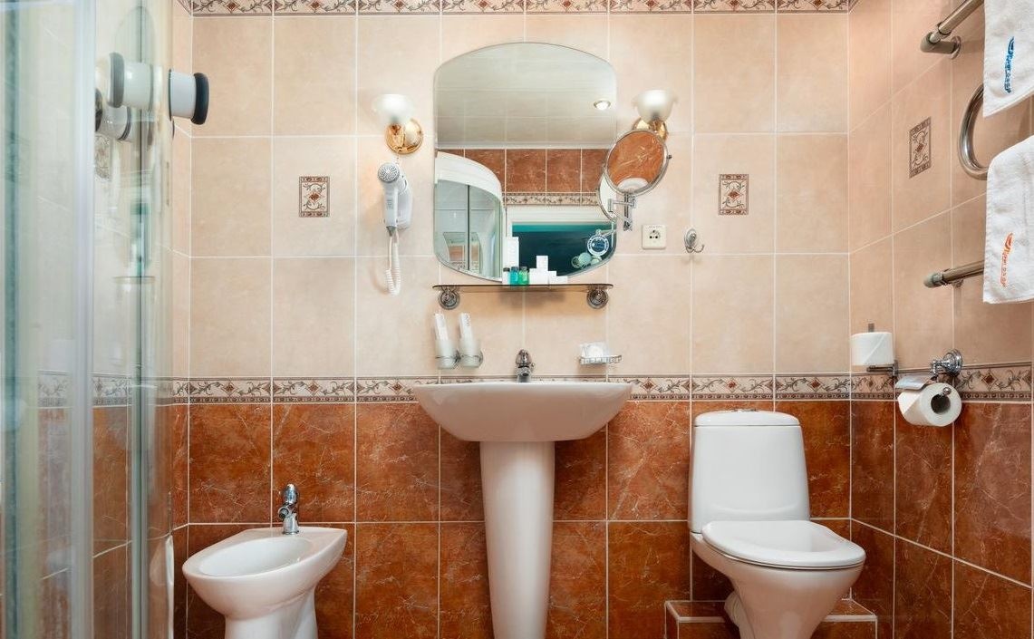 rooms-люкс-с-балконом-двухместный-корпус-люкс