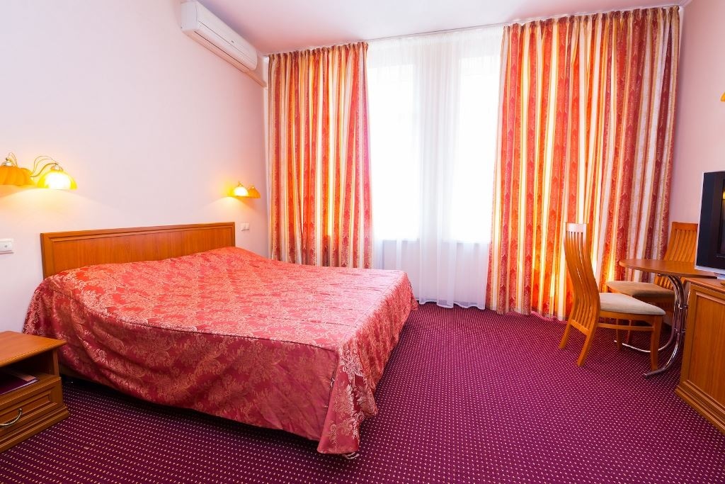 rooms-triple-superior-balcony