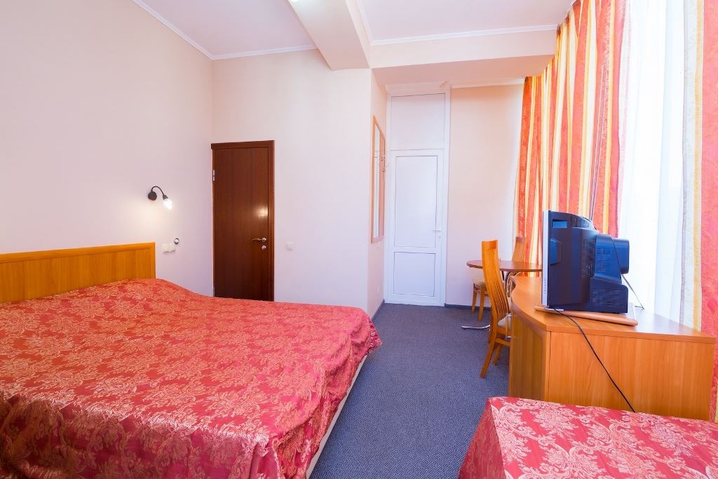 rooms-triple-balcony