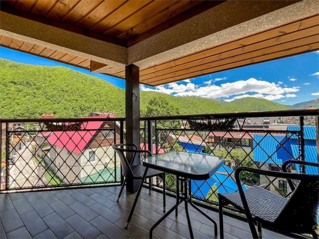 rooms-delux-mountain-with-balcony