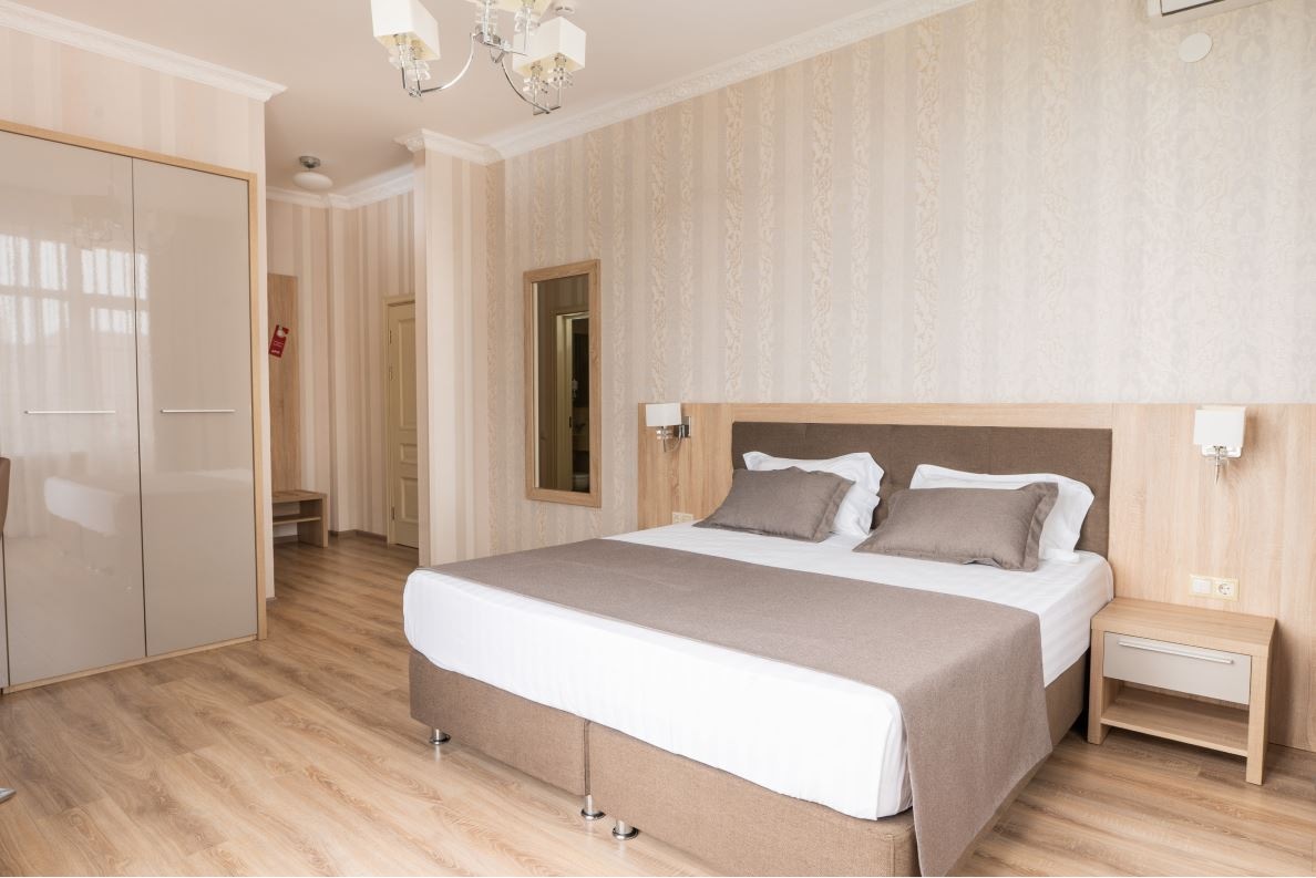 rooms-standard-main-building