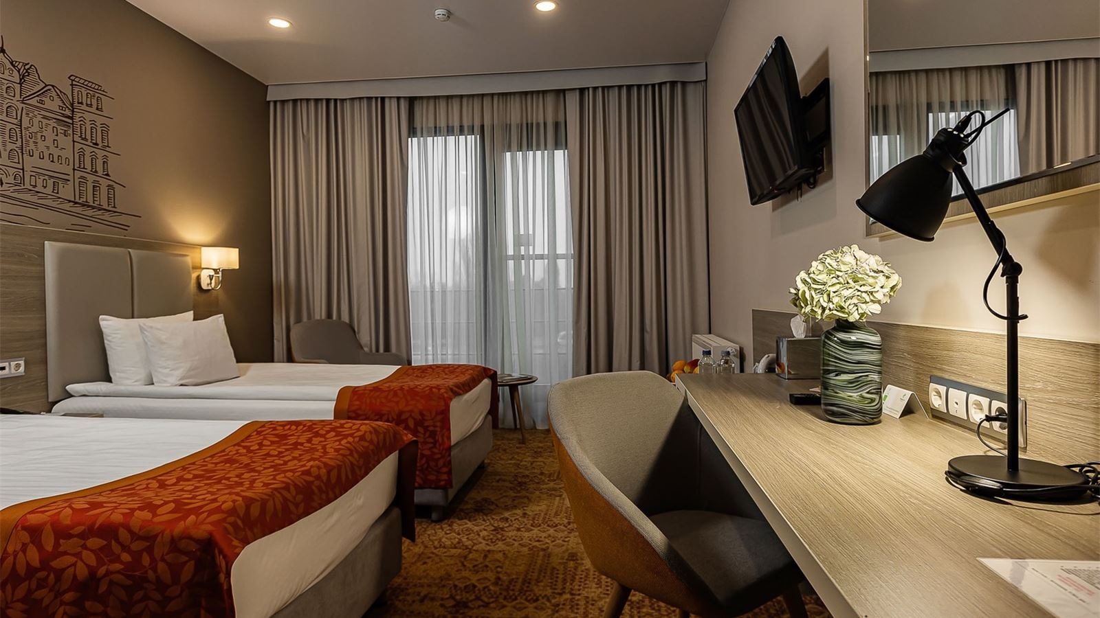 rooms-стандартный-номер-с-видом-на-реку-и-2-кроватями