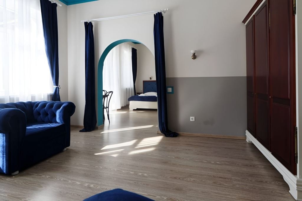 rooms-deluxe-suite-balcony