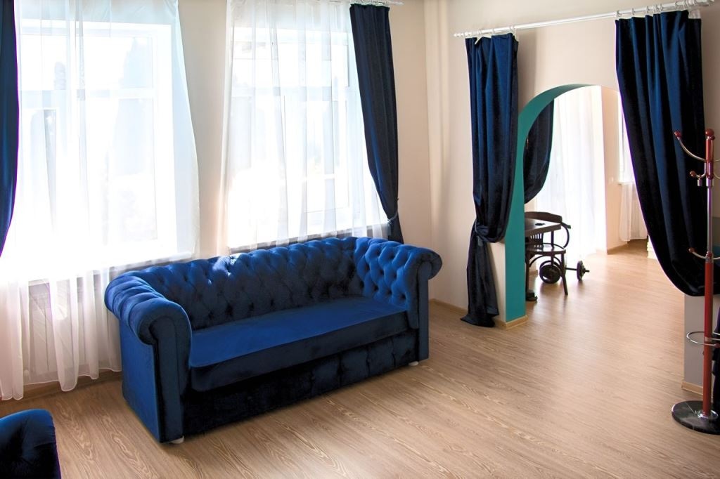 rooms-deluxe-suite-balcony