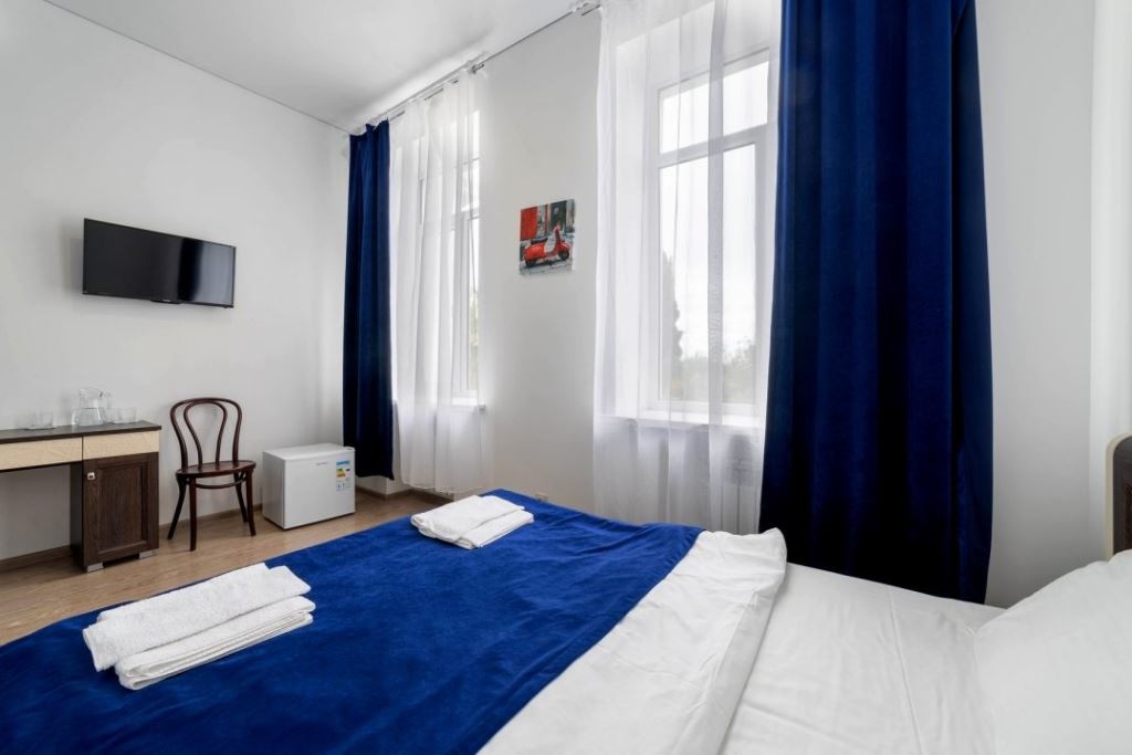 rooms-room-standard-double