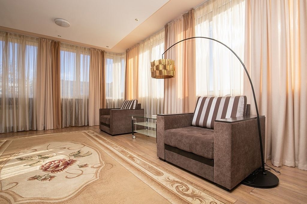 rooms-3-room-luxe-with-balcony