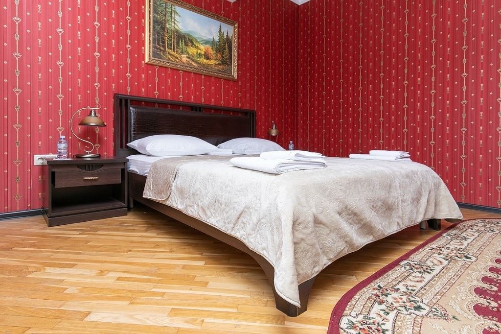 rooms-3-room-luxe-with-bilyard