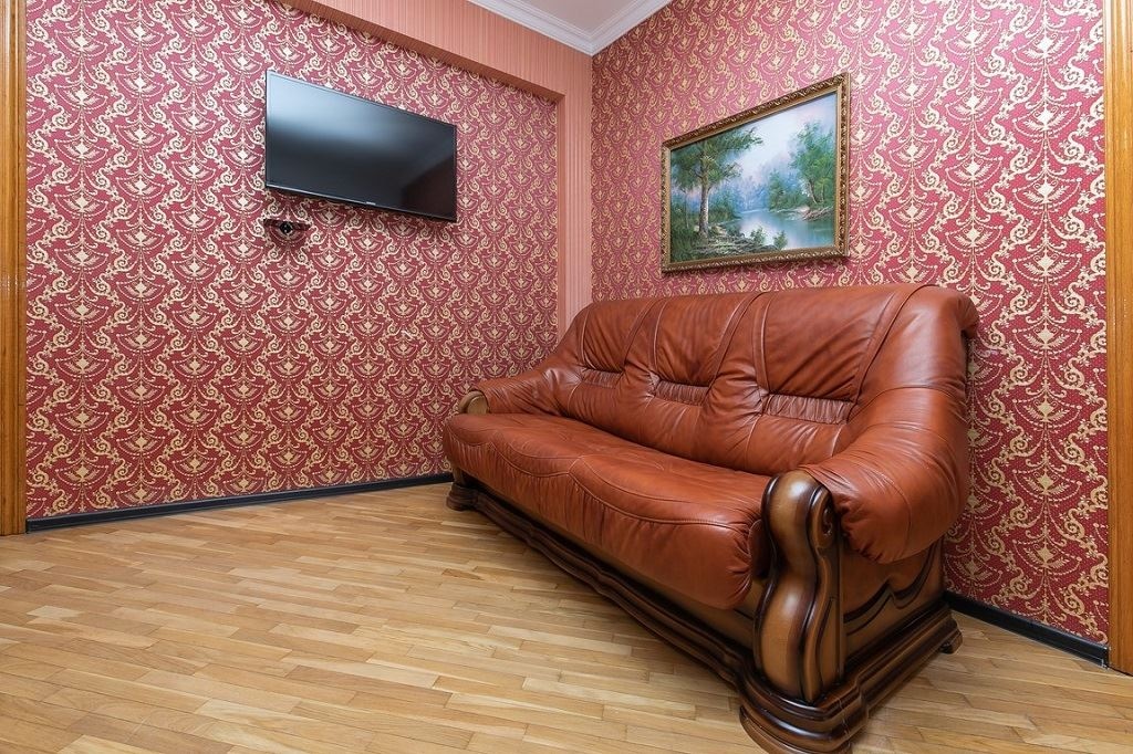 rooms-3-room-luxe-with-bilyard