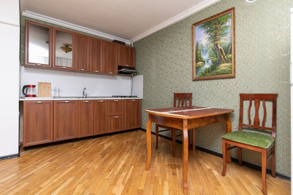 rooms-3-room-luxe-with-bilyard