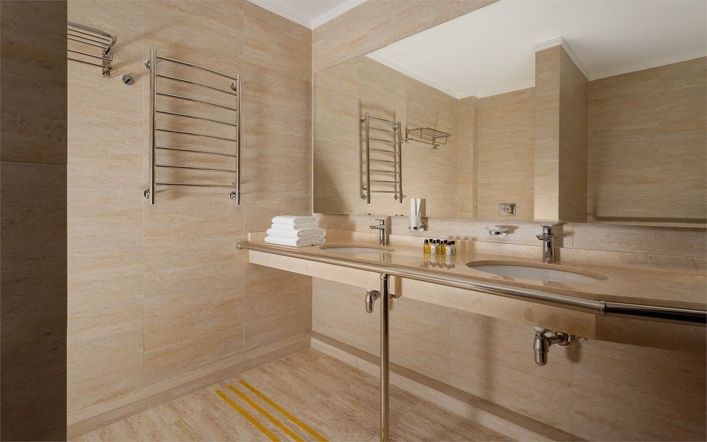 rooms-deluxe-twin-+-mgn