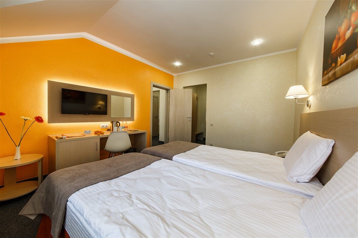 rooms-connection-room