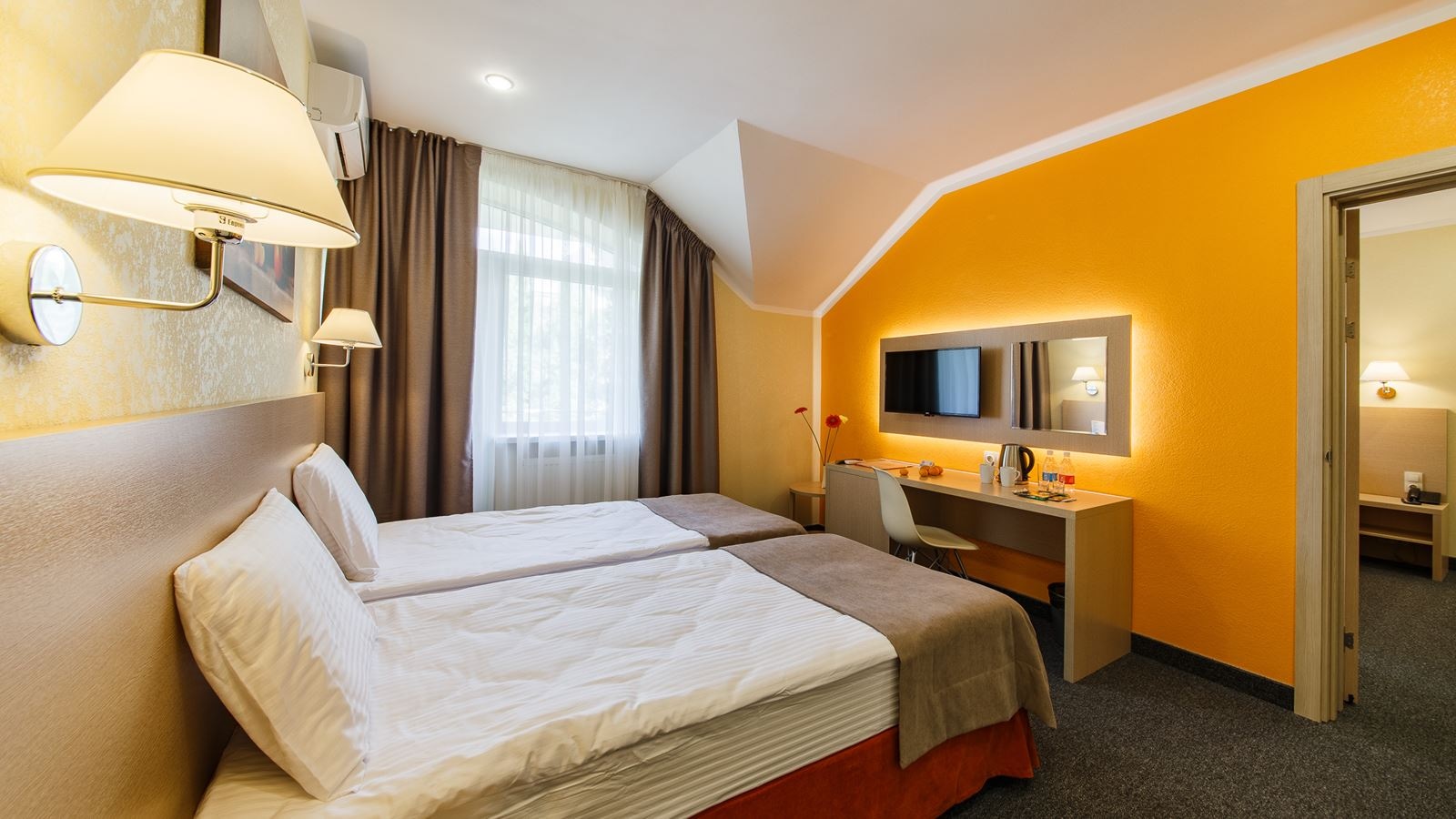 rooms-connection-room