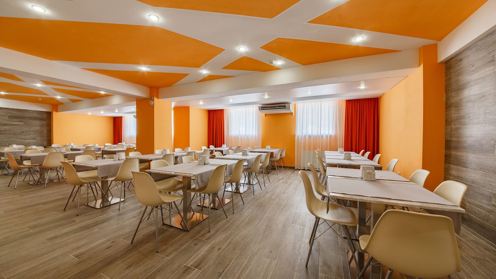 restaurants-restaurant