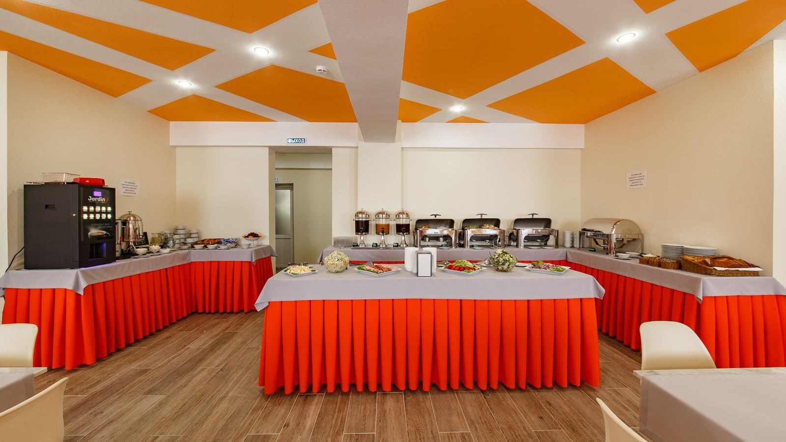 restaurants-restaurant