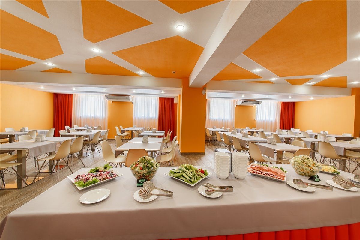 restaurants-restaurant