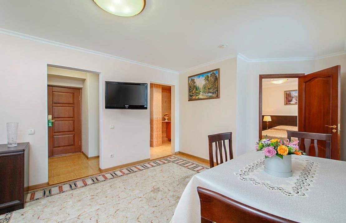 rooms-2-местный-2-комнатный-люкс-повыshенной-комфортности