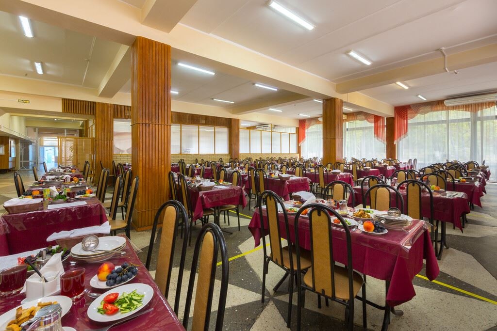 restaurants-restaurant