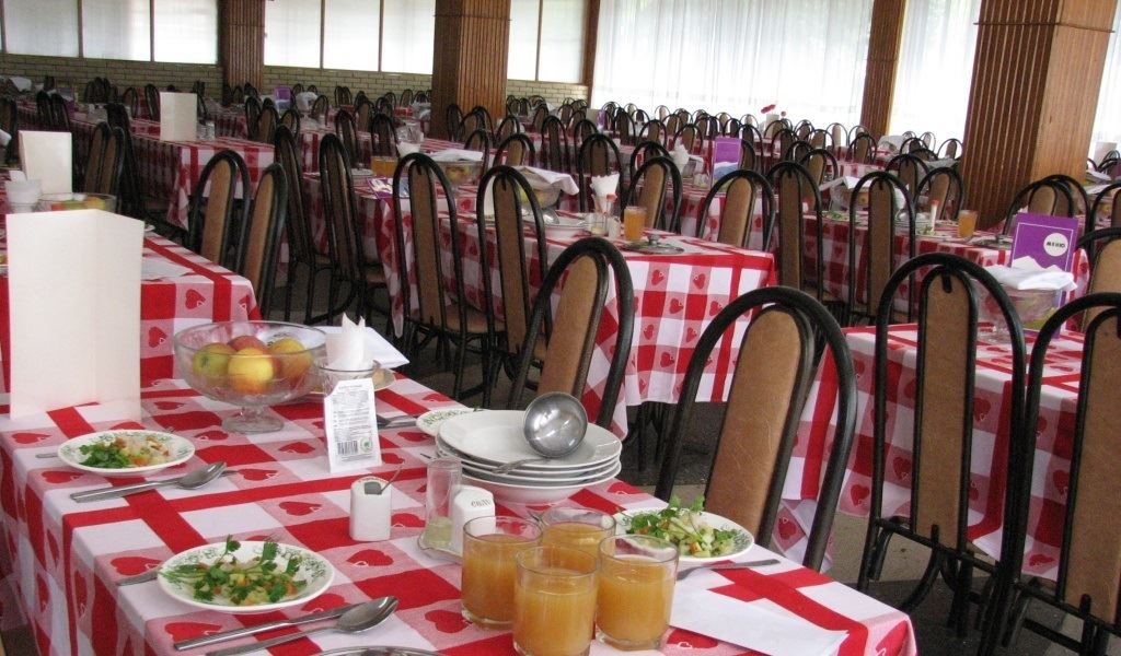 restaurants-restaurant