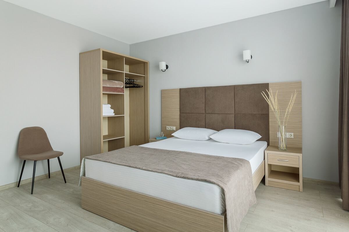 rooms-2room-suite-with-2-balconies